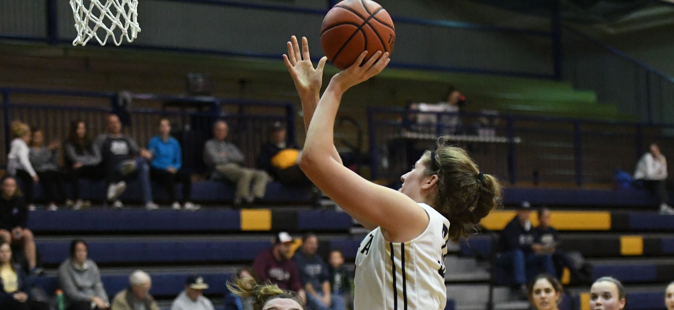 Gracie Stauffer had her fifth double double of the season as she tallied 18 points and 14 rebounds to go along with three blocks and two steals.
