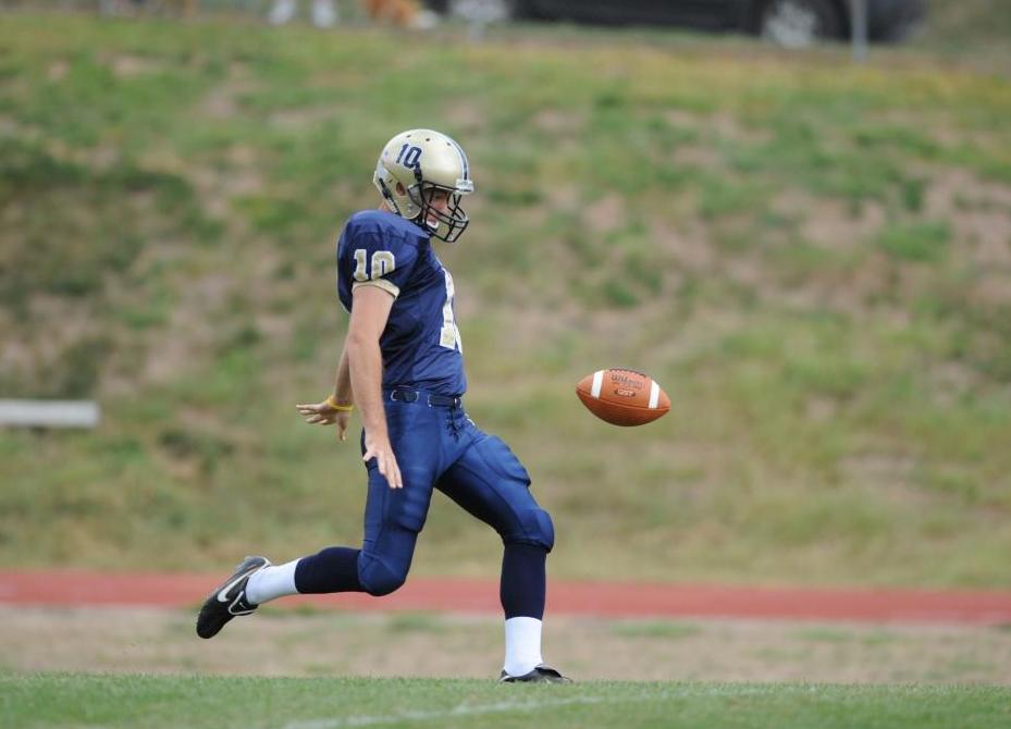 Football completes Juniata three sport sweep over Thiel with 16-13 victory