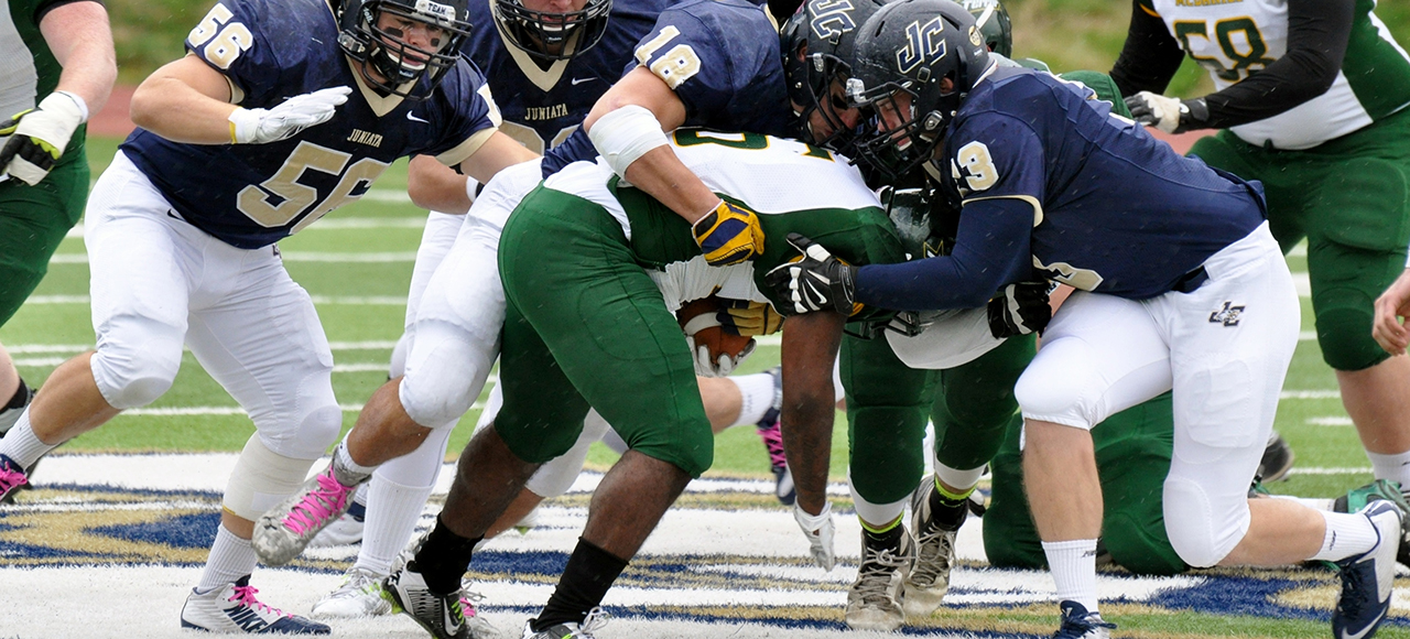 Football Hosts McDaniel for Pink Game