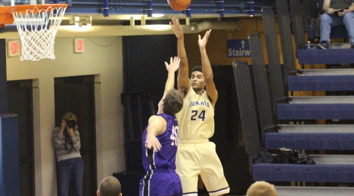 Marcus Lee was one of three Eagles to score in double digits.