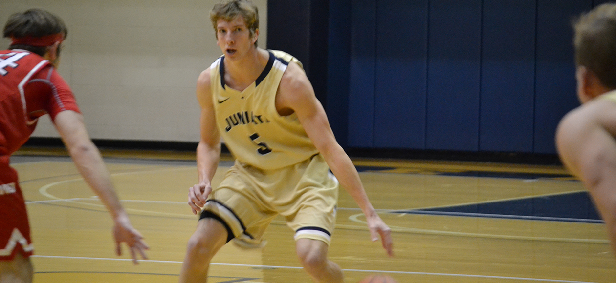 Seth Brewer scored 13 points on 6-of-8 shooting for the Eagles.
