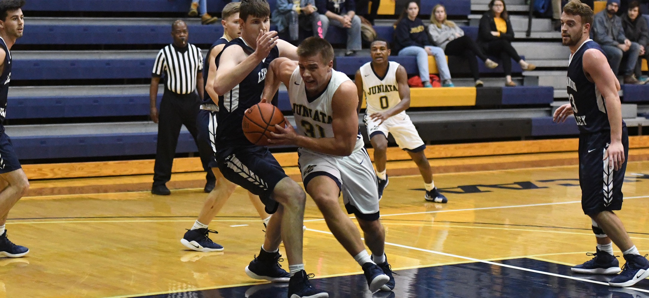 Men's Basketball Loses Tight Contest At Drew