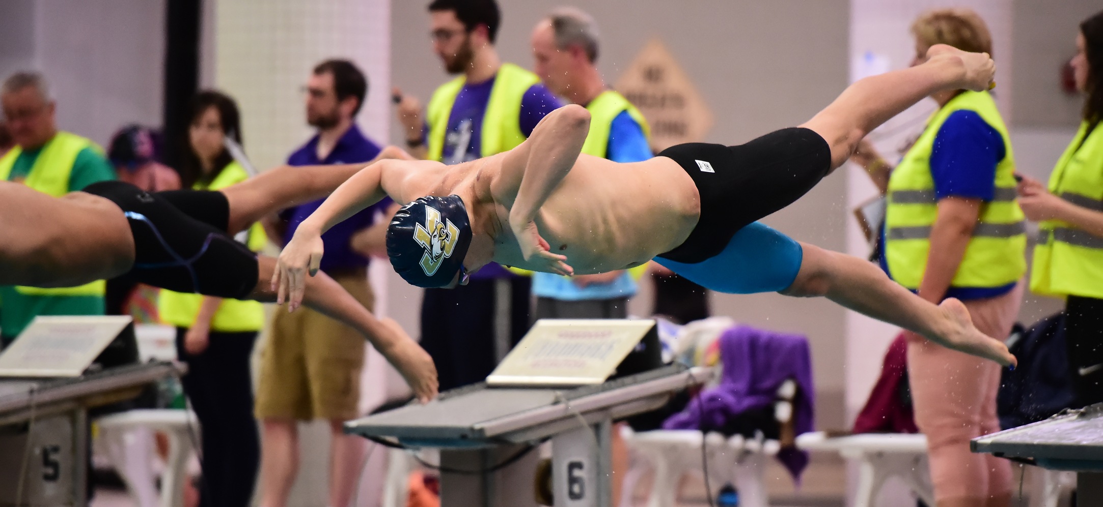Mona Breaks Juniata 500 Free Record, Men Sit in Eighth Place after Day One of Landmark Championships