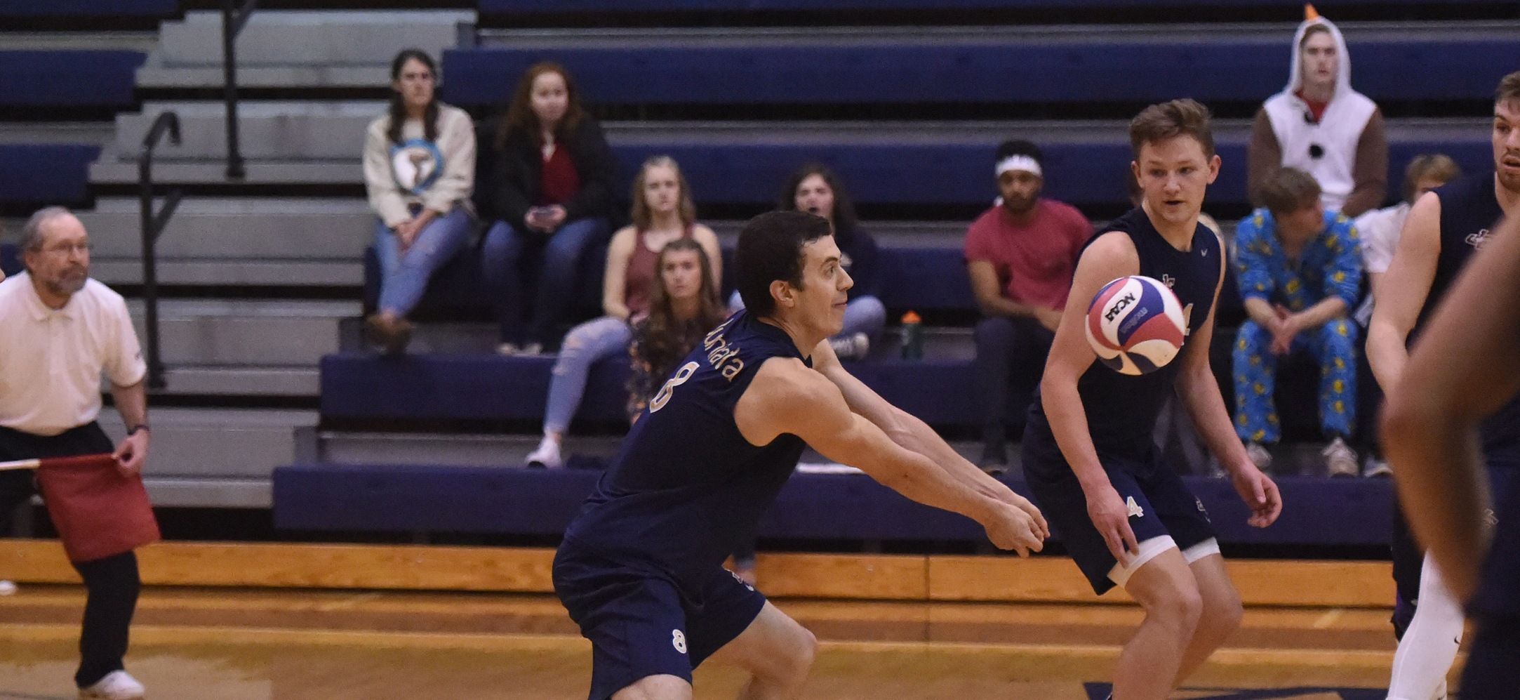 Men's Volleyball Wins Five-Set Thriller Over Southern Virginia