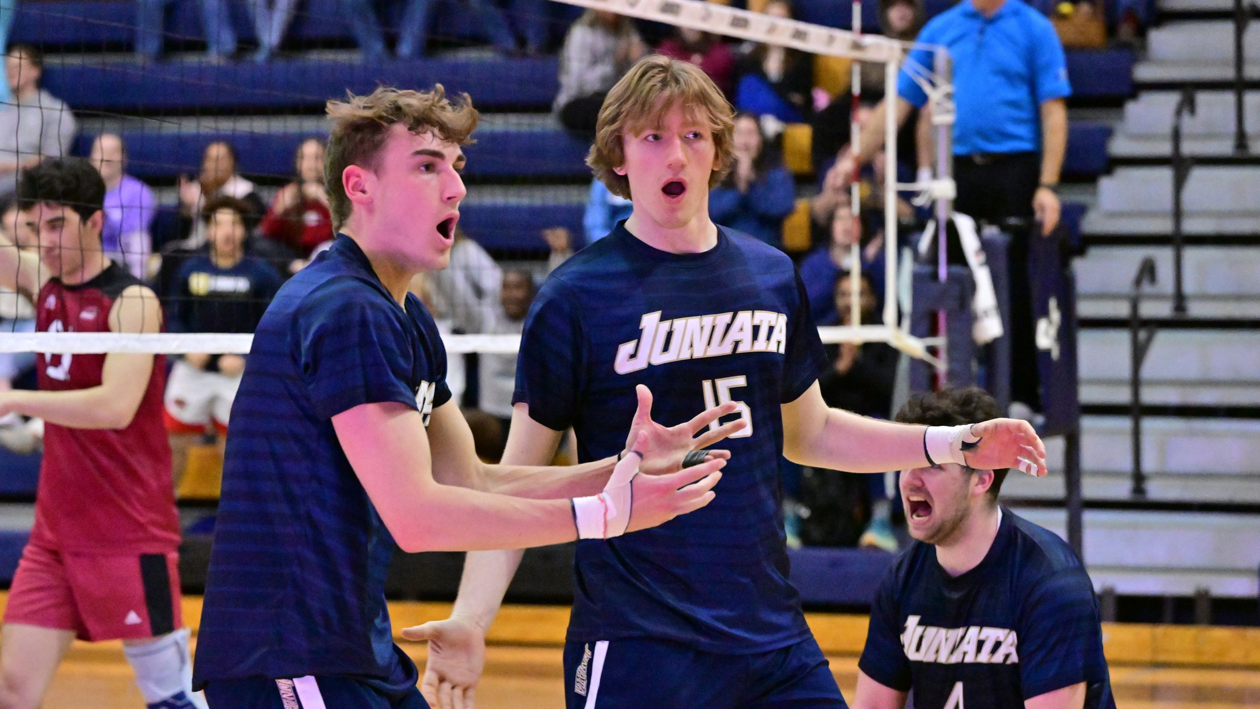 Men's Volleyball Moves to 5-1 in the CVC