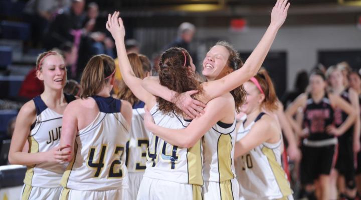 Women’s hoops keeps undefeated conference streak alive with 55-52 win over Catholic