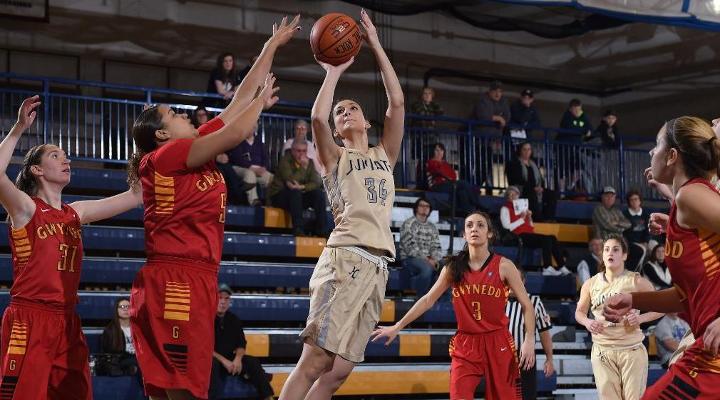 Kelsey Livoti scored the winning basket with three seconds left.