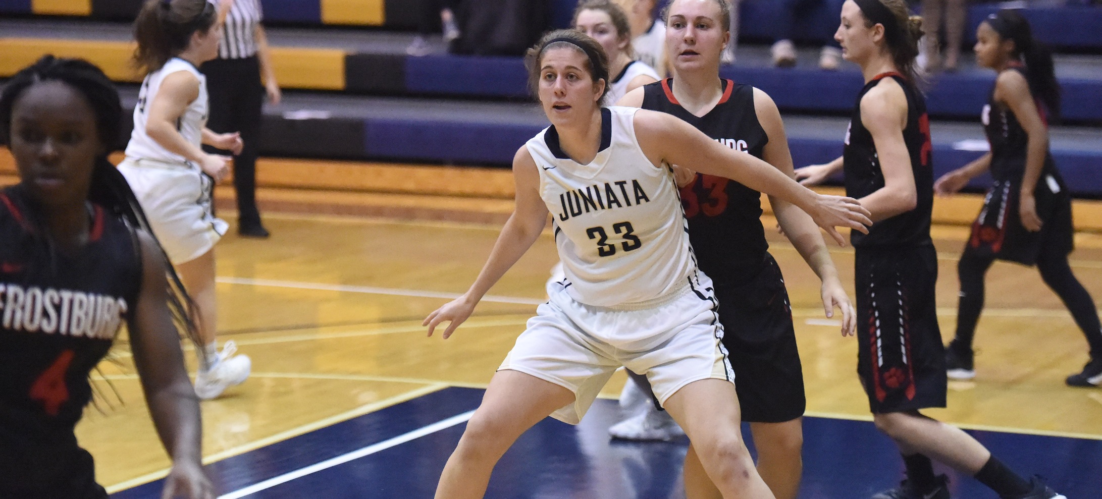 Women's Basketball Ranked 20th in D3hoops.com Poll