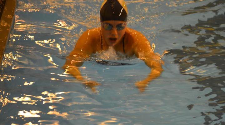 Women’s Swimming Finishes Third at Chatham Invitational