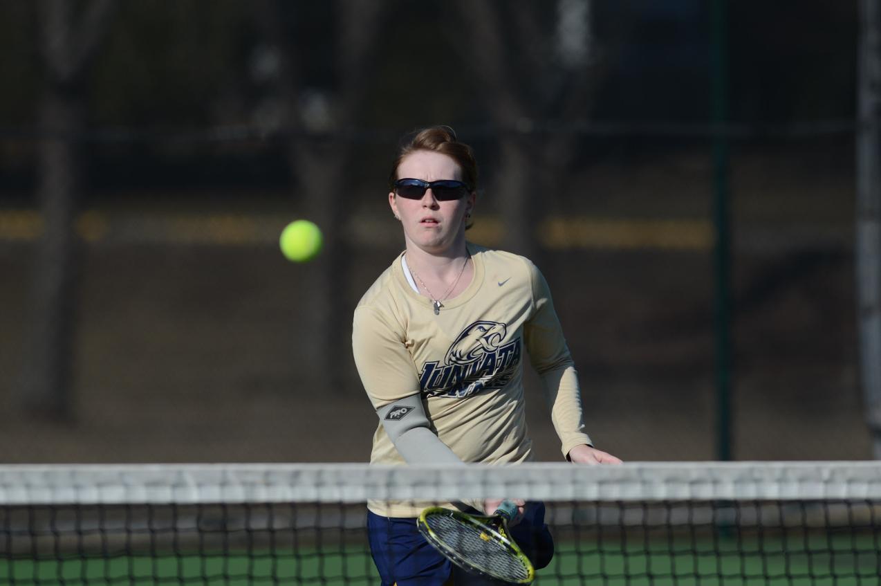 Yurchisin and Stough Pick Up Singles Wins at Oberlin Invite