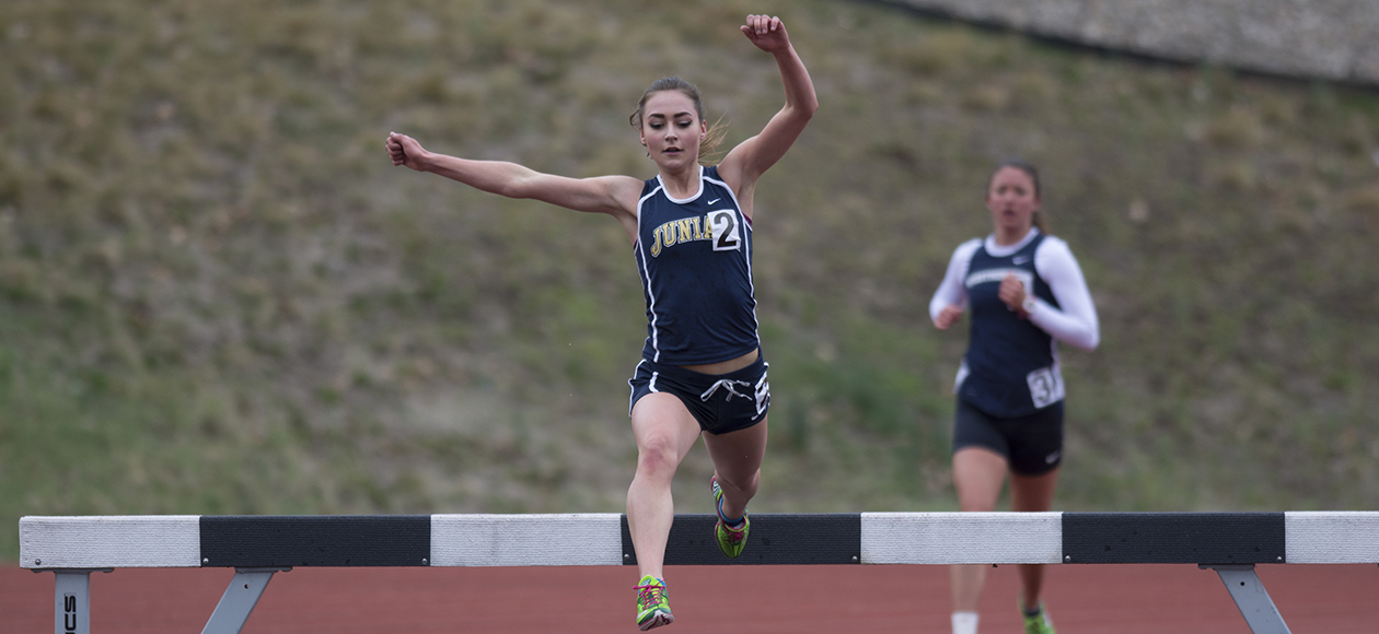 Women's Track and Field Competes at Greyhound Invitational