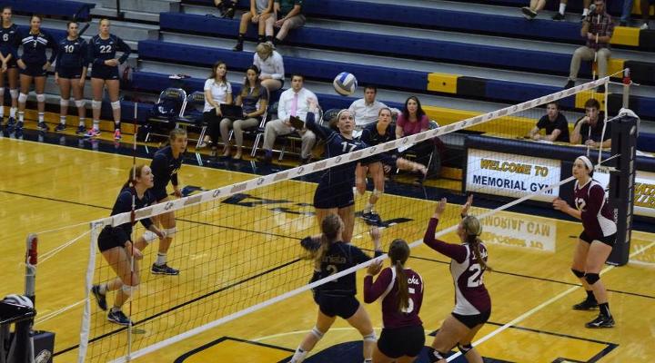 Women's Volleyball Opens ASICS Invite with Sweep of Ducks