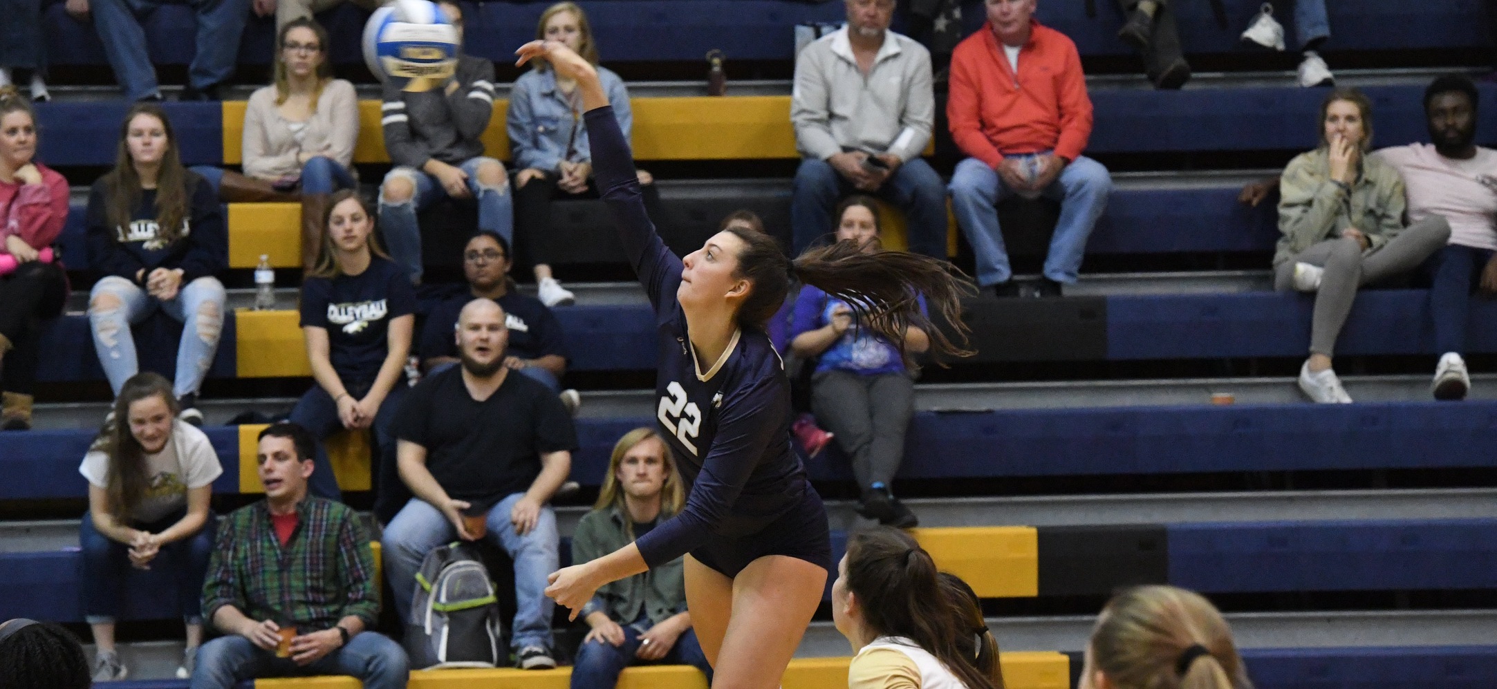 Women's Volleyball Sweeps Scranton to Finish Conference Play Unbeaten