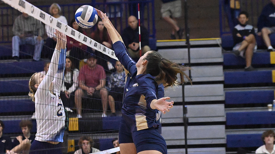 Women's Volleyball Sweeps Royals, Quiets the Quack of Ducks, now 22-0 on the Year