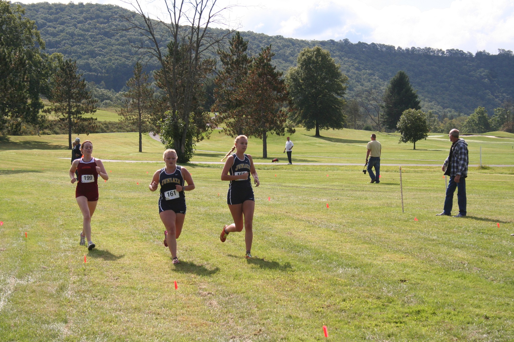 Women’s Cross Country Places Fourth at Leopard Invitational