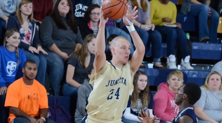 Late Push Puts Moravian Over Eagles, 69-55