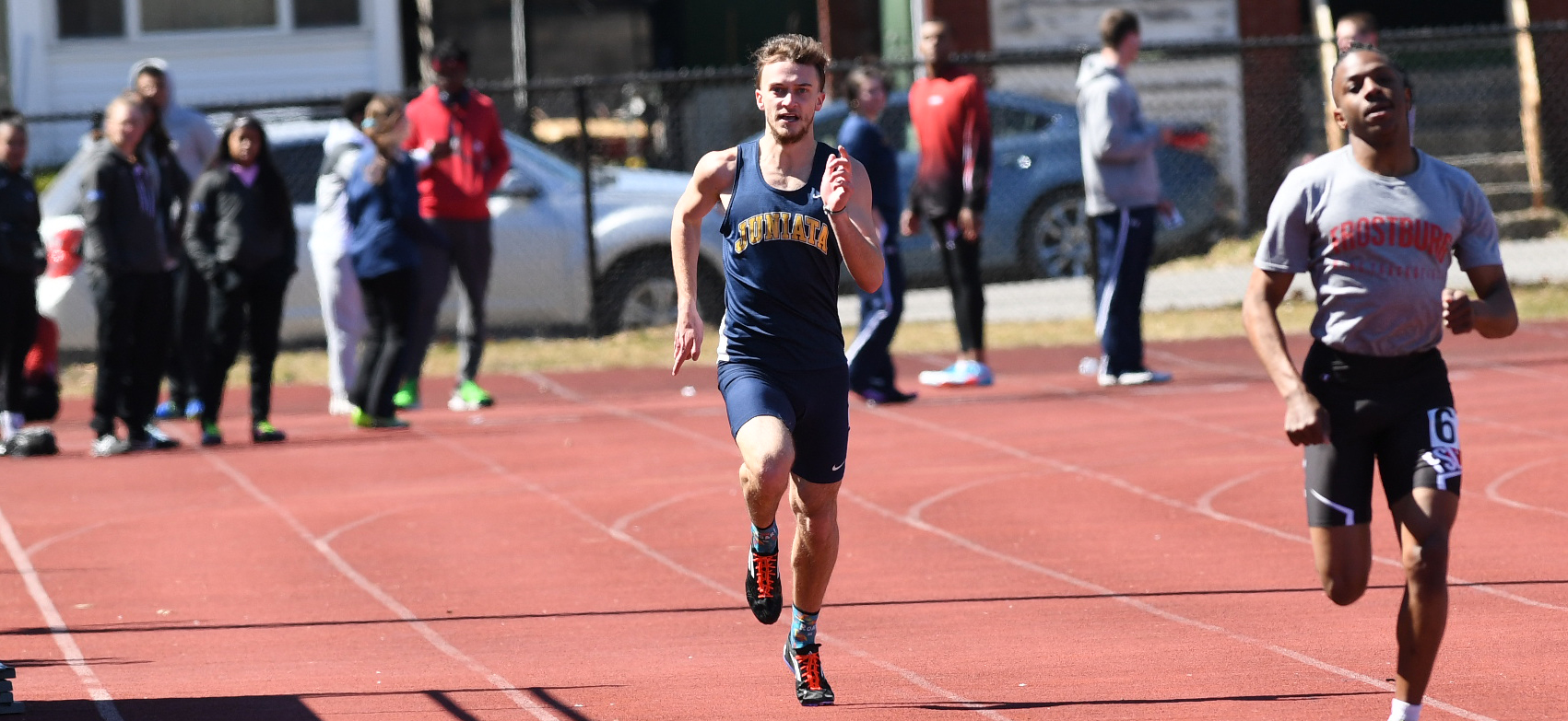 Men's Track and Field Finishes Out Competition at Bison Open