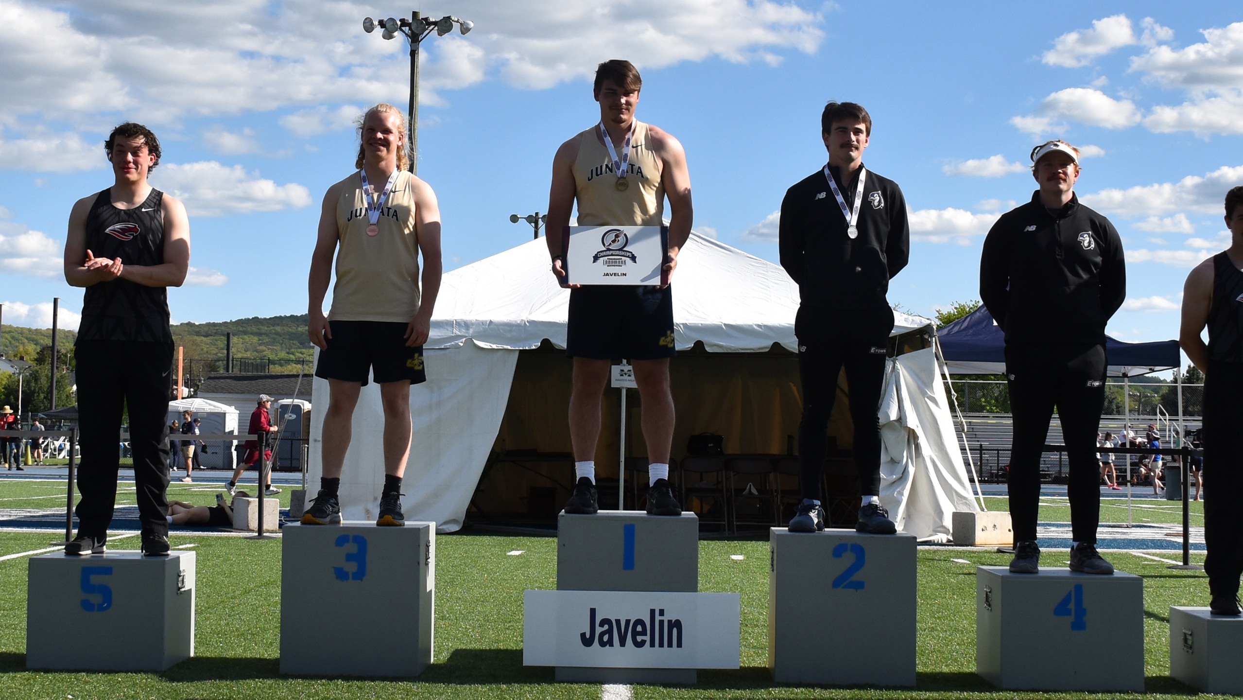 Walters Wins Javelin Throw, Eagles Stand in Fifth Through First Day of Landmark Champs