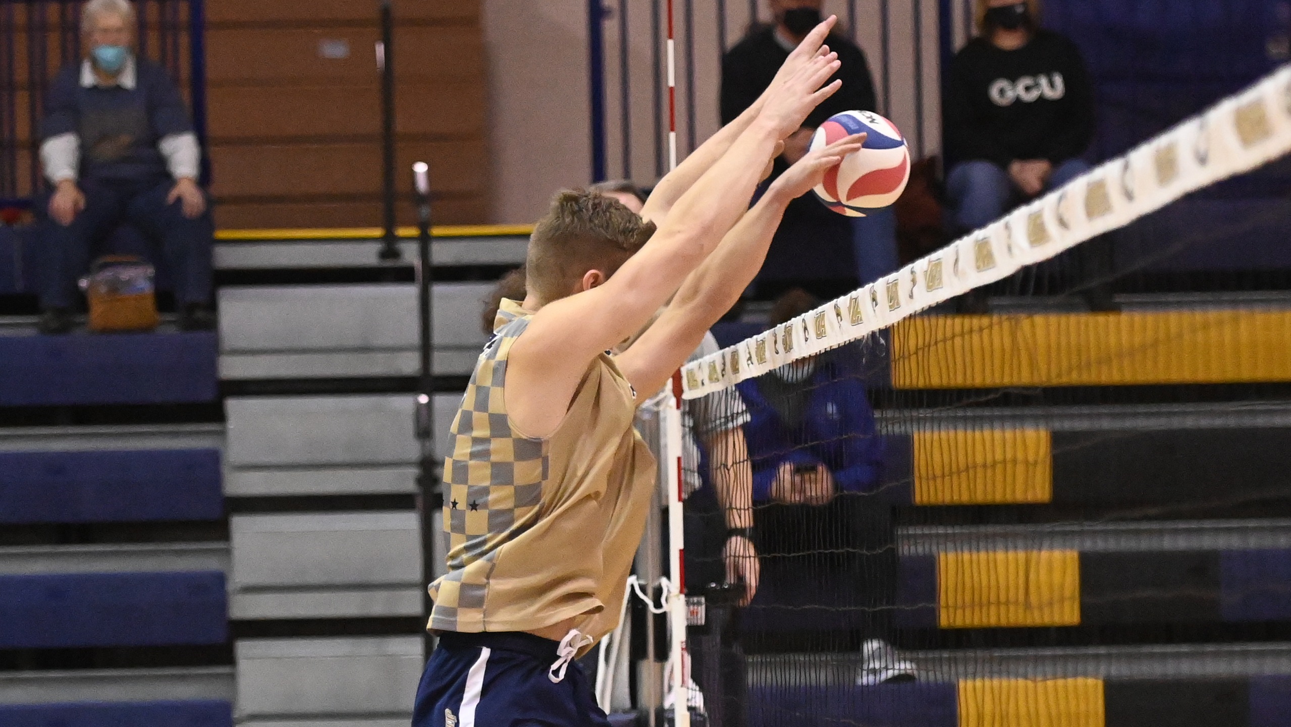 Men's Volleyball Gets Two Wins Against Hiram