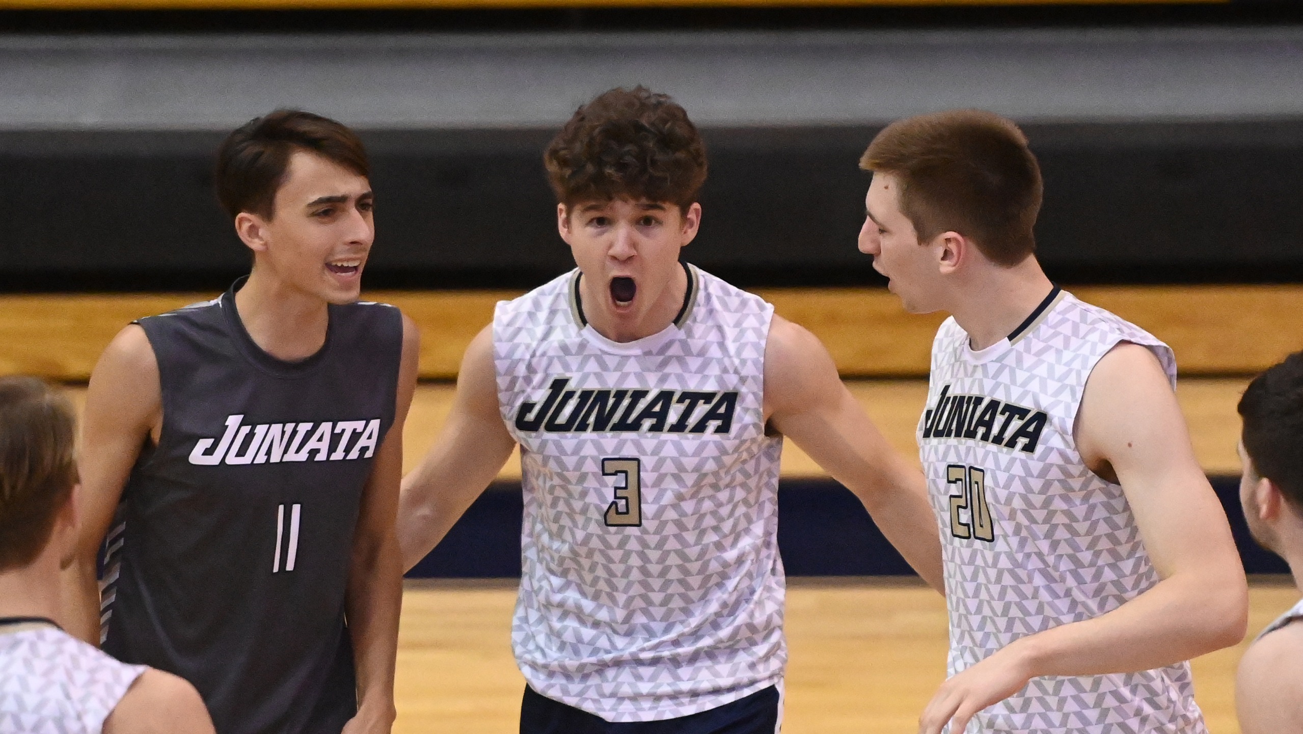 Men's Volleyball Sweeps #12 Saints and Mighty Macs, Take Sole Possession of Third Place in CVC
