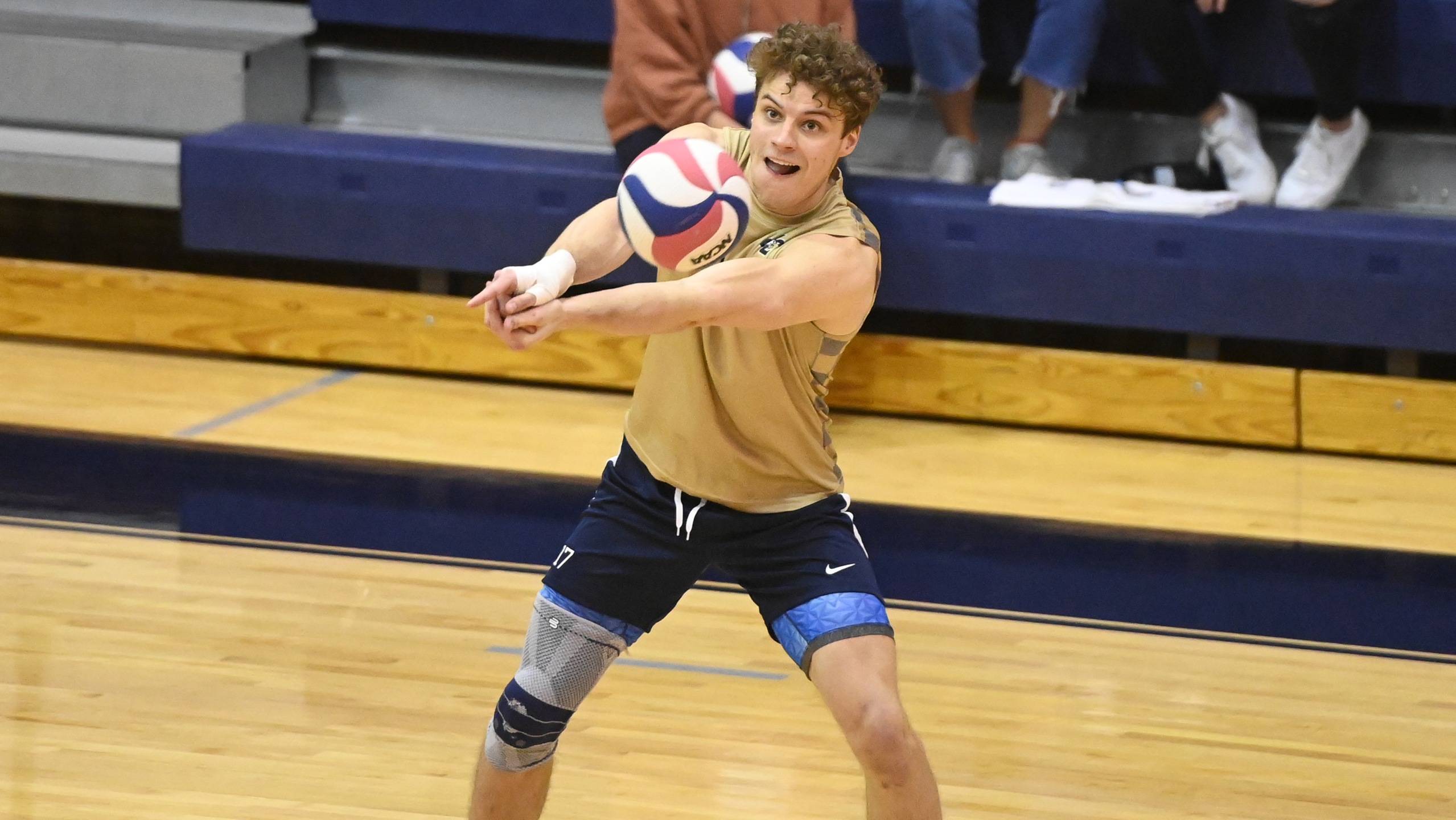 Men's Volleyball Wraps Regular Season with Two Sweeps