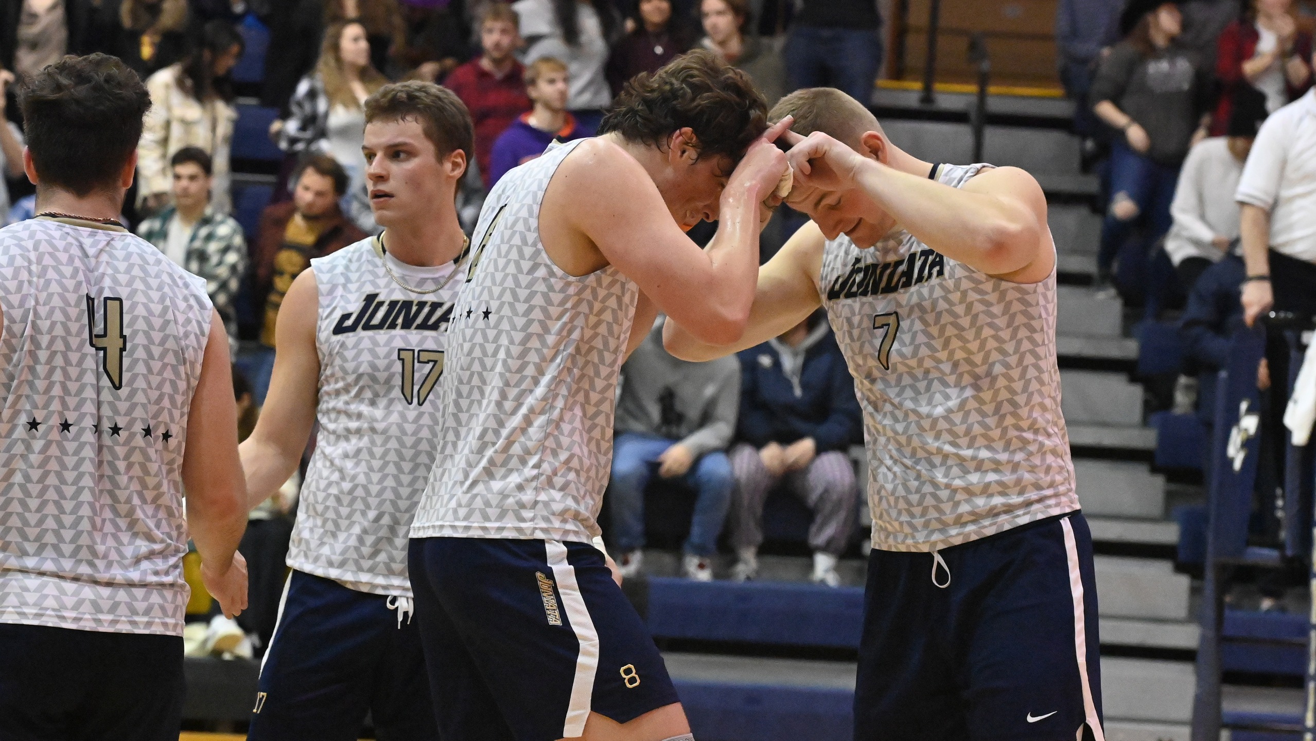 Men's Volleyball Sweeps Geneva, Tops #8 St John Fisher on Day One of the Juniata Invitational