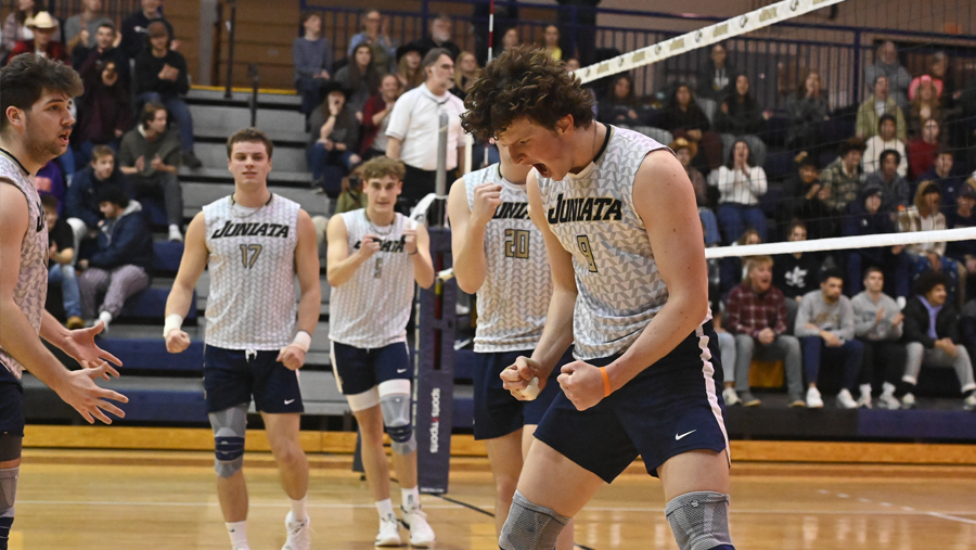 Eagles Win Five-Set Thriller at Marymount to Open CVC Play