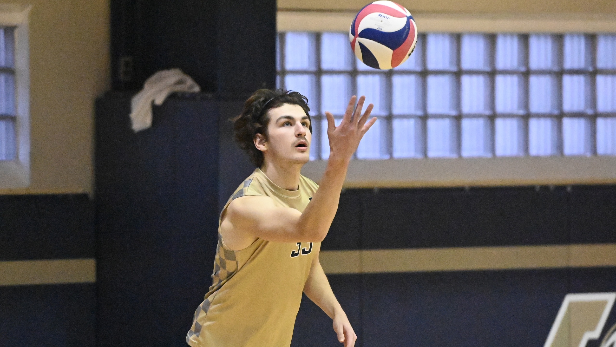 #1 Men's Volleyball Cruises Past Lions as Joe Chambers Breaks Program Record for Aces in a Match