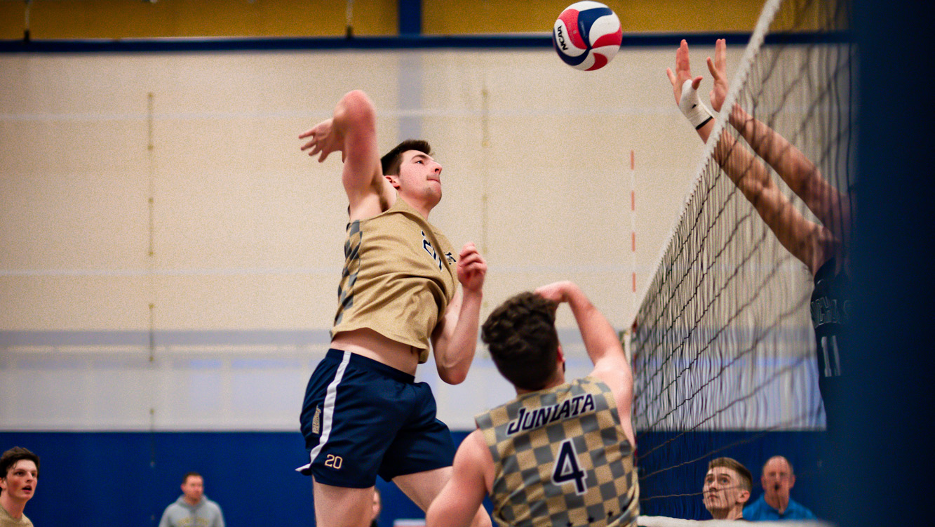 Men's Volleyball Topples #1 Defending National Champion Carthage in Five-Set Thriller