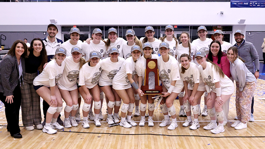 CALIFORNIA CONQUERERS: Women's Volleyball Wins Second Straight National Championship