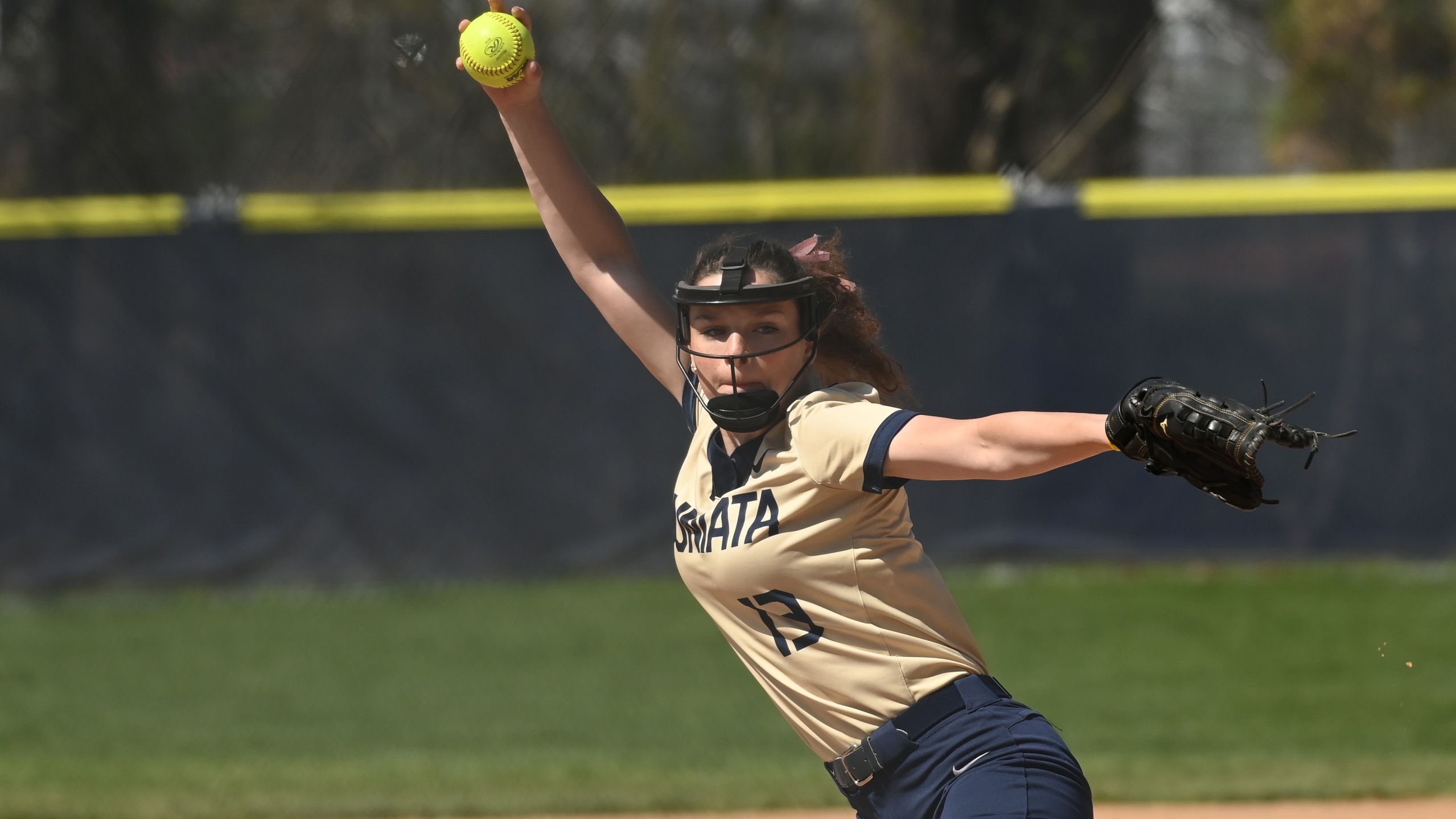 Softball Ends Busy Week With Pair of Thrilling Victories Over Cougars