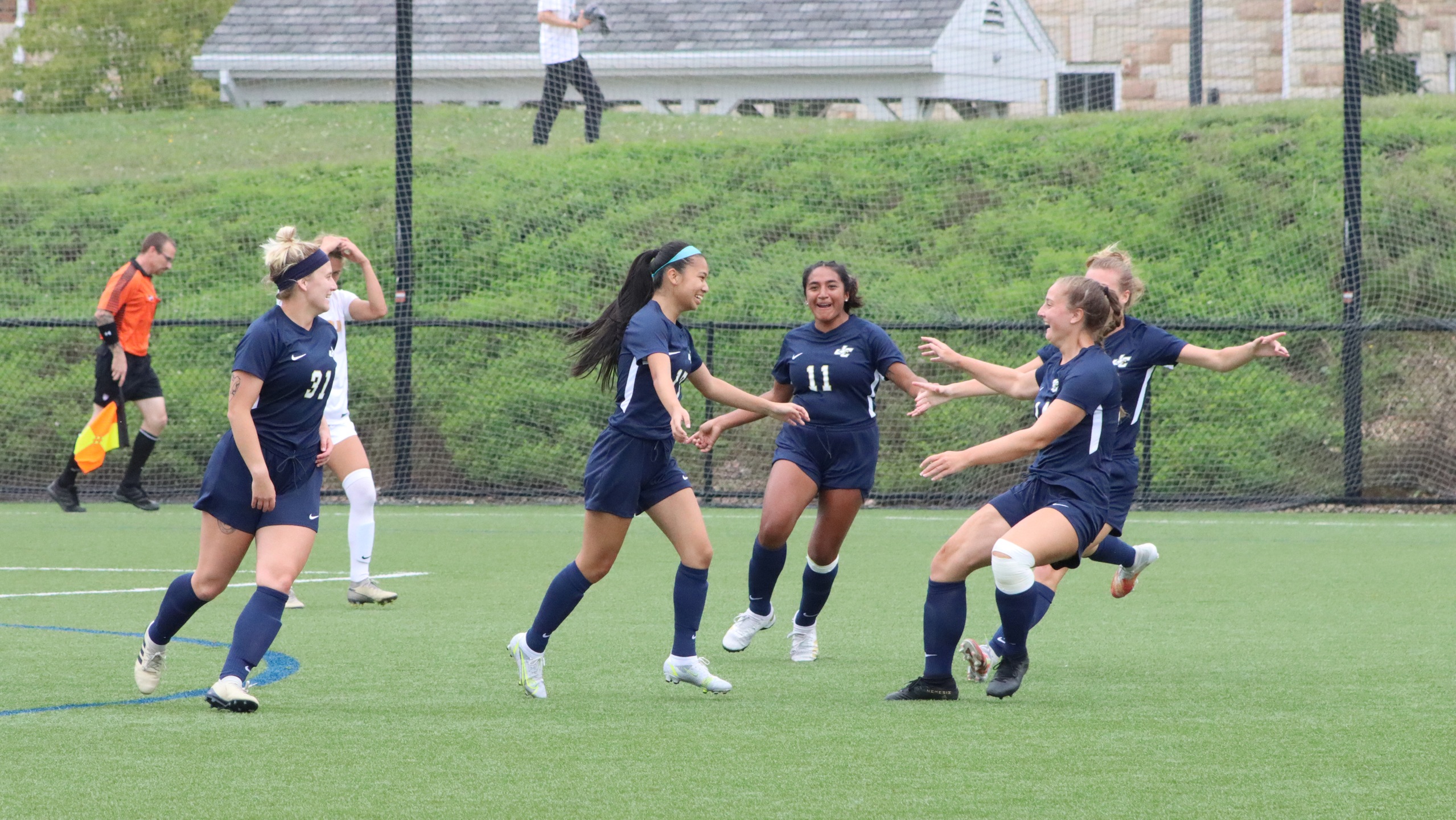 Early Goal by Bui Secures Women's Soccer First Dub of the Season