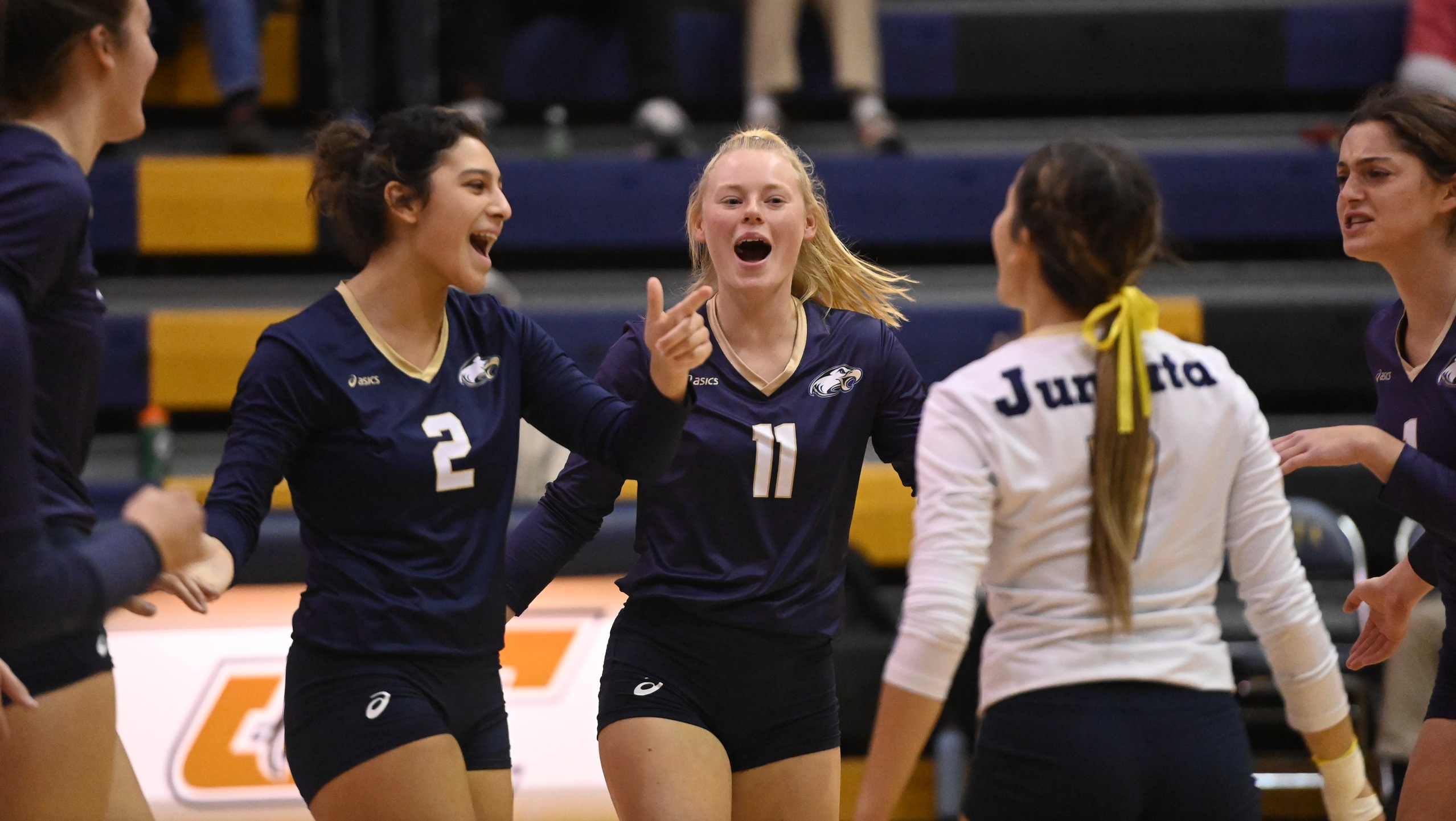 Women's Volleyball is "Feeling 22," Sweeps Carnegie Mellon for Their 22nd Straight Win